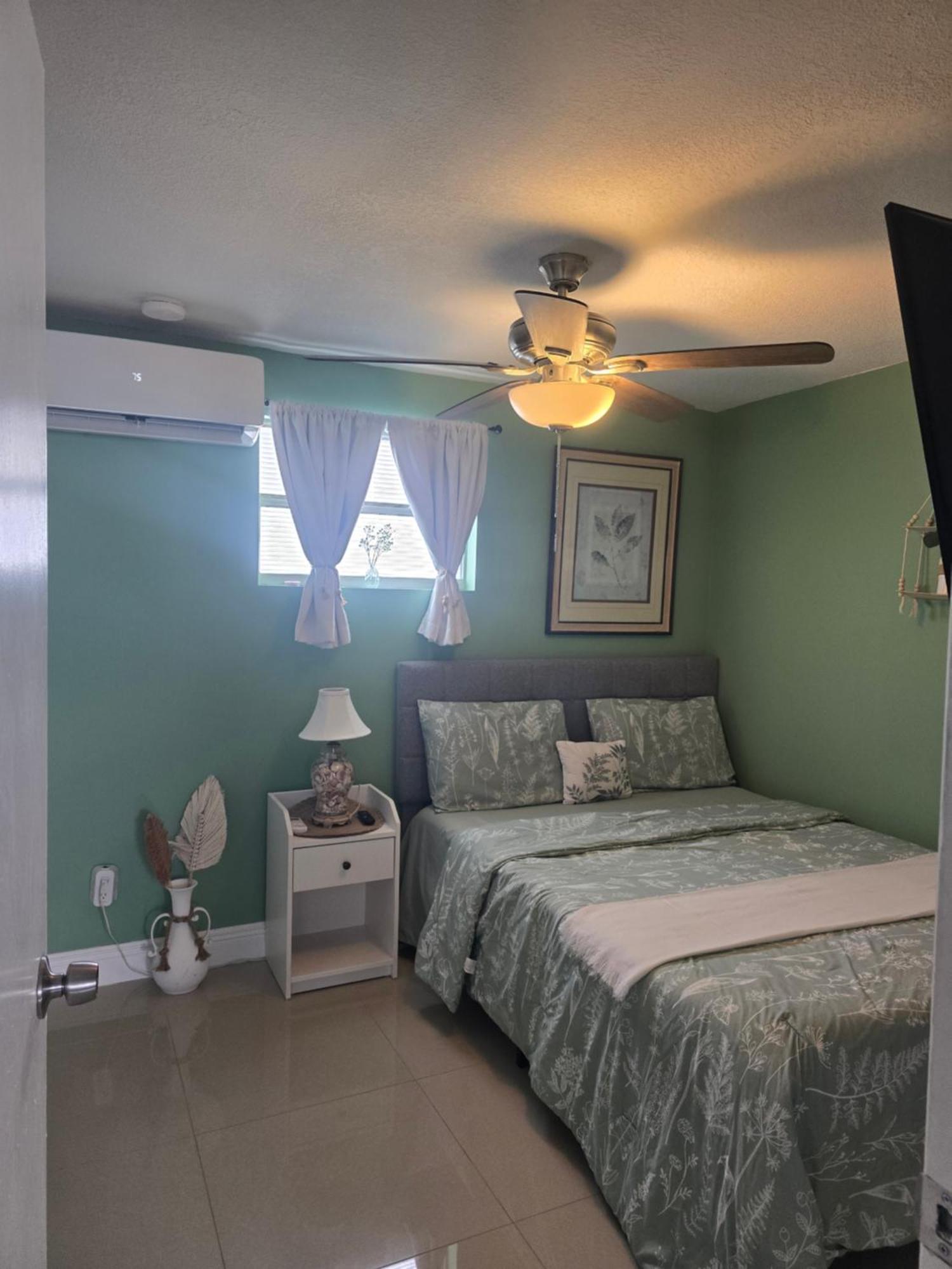C & Y Guesthouse West Chase Экстерьер фото